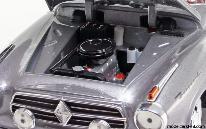 1958 - Borgward Isabella TS Revell 1/18 (Silber) Motor