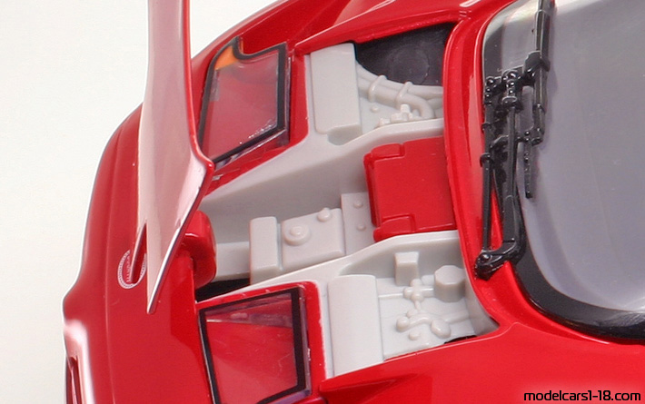 1992 - Bugatti EB 110 Anson 1/18 (Rot) Kofferraum / Klappbare Scheinwerfer