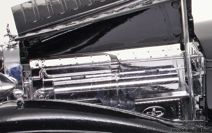 1930 - Bugatti Type 41 Royale Coupe de Ville Solido 1/21 (Schwarz) Motor