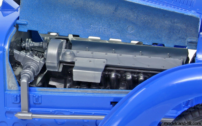 1934 - Bugatti Type 59 Bburago 1/18 (Blue) Kofferraum / Klappbare Scheinwerfer