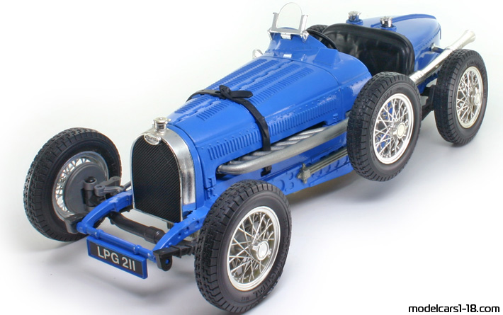 1934 - Bugatti Type 59 Bburago 1/18 (Blau) Vorne linke Seite