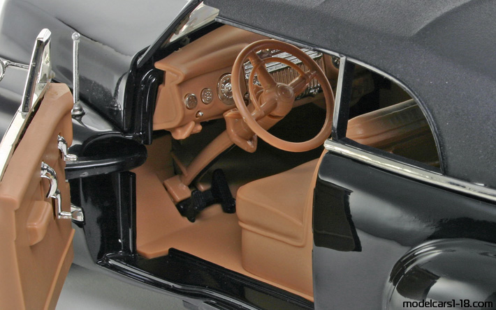 1947 - Cadillac 62 Anson 1/18 (Schwarz) Innenraum Armaturenbrett