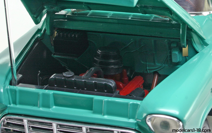 1955 - Chevrolet 3100 Pick Up ERTL 1/18 (Grün) Motor