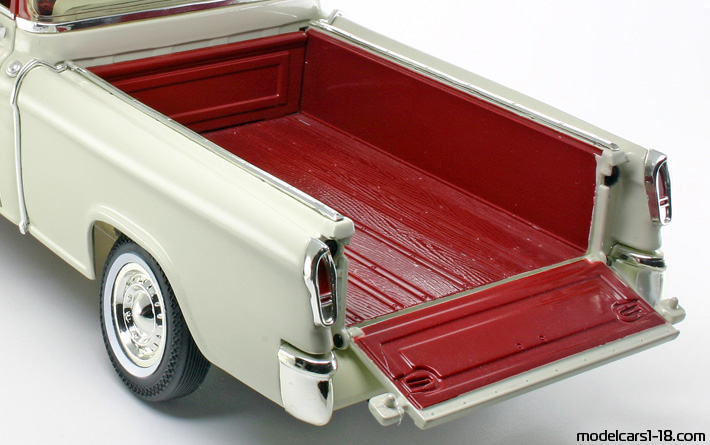 1955 - Chevrolet 3100 Pick Up ERTL 1/18 (Weiß) Kofferraum / Klappbare Scheinwerfer