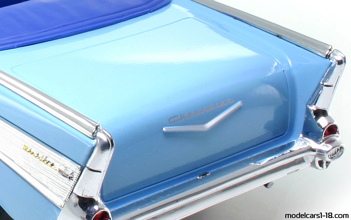 1957 - Chevrolet Bel Air Motor Max 1/18 (Blau) Kofferraum / Klappbare Scheinwerfer