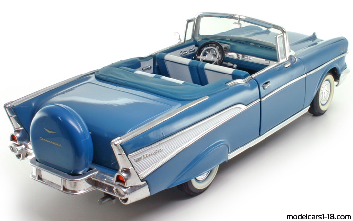 1957 - Chevrolet Bel Air Road Legends 1/18 (Blau) Hinten rechte seite