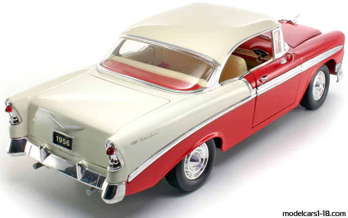 1956 - Chevrolet Bel Air Road Signature 1/18 (Rot / Weiß) Hinten rechte seite