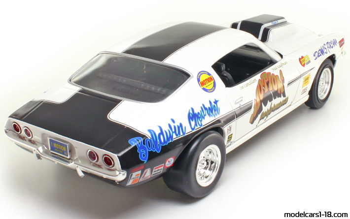 1970 - Chevrolet Camaro Baldwin Motion ERTL 1/18 (Weiß / Schwarz) Hinten rechte seite