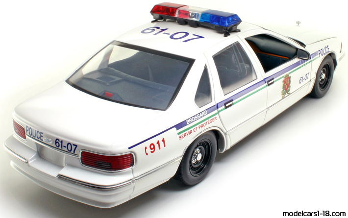 1996 - Chevrolet Caprice Police UT 1/18 (Weiß / Blau) Hinten rechte seite