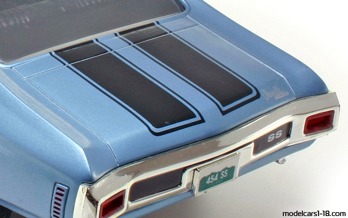 1970 - Chevrolet Chevelle SS 454 ERTL 1/18 (Blau / Schwarz) Kofferraum / Klappbare Scheinwerfer