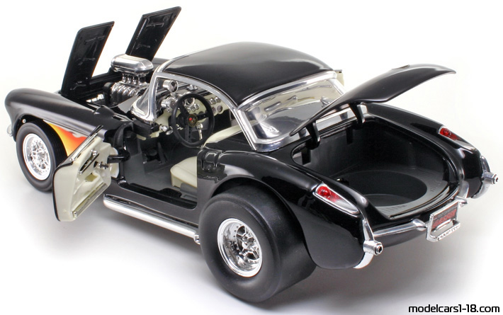 1957 - Chevrolet Corvette C1 Gasser Road Legends 1/18 (Schwarz / Weiß) Zu öffnende Teile