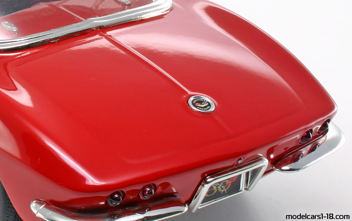 1962 - Chevrolet Corvette C1 ERTL 1/18 (Rot) Kofferraum / Klappbare Scheinwerfer