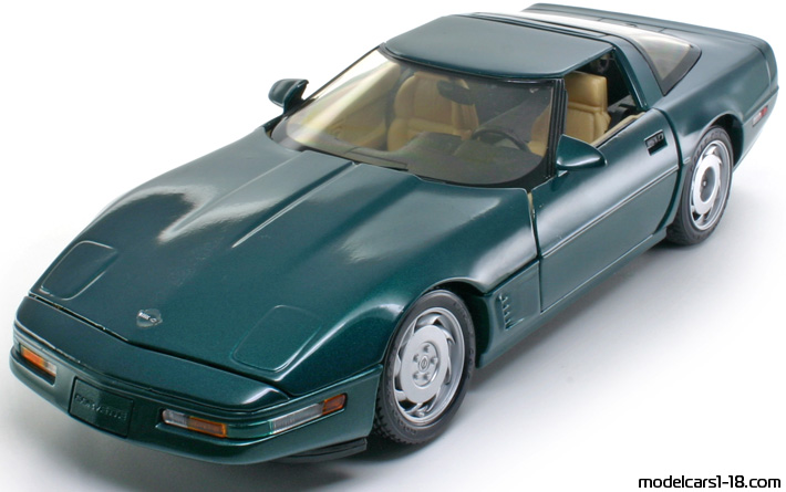 1996 - Chevrolet Corvette C4 Maisto 1/18 (Grün) Vorne linke Seite