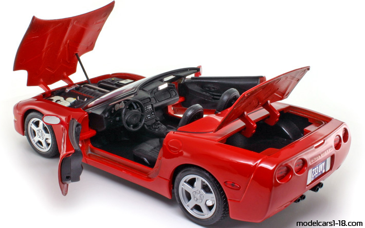 1998 - Chevrolet Corvette C5 Maisto 1/18 (Rot) Zu öffnende Teile