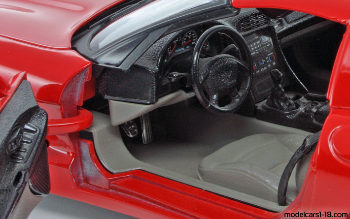 1997 - Chevrolet Corvette C5 Bburago 1/18 (Rot) Innenraum Armaturenbrett