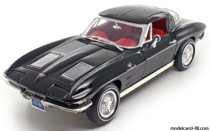 1963 - Chevrolet Corvette Sting Ray C2 ERTL 1/18 (Schwarz) Vorne linke Seite