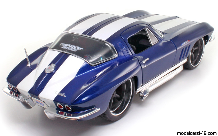 1965 - Chevrolet Corvette Sting Ray C2 Maisto 1/18 (Blau / Weiß) Hinten rechte seite