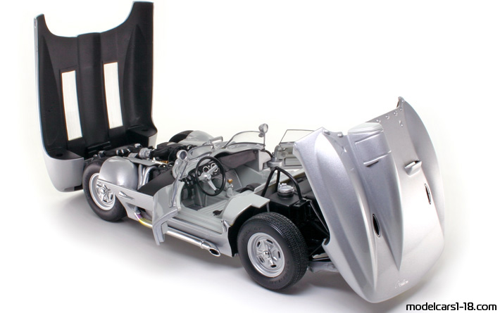 1959 - Chevrolet Corvette Stingray Concept AutoArt 1/18 (Hellsilber) Zu öffnende Teile