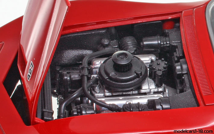 1969 - Chevrolet Corvette ZL1 C3 Hot Wheels 1/18 (Rot) Motor