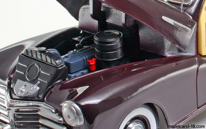 1948 - Chevrolet Fleetmaster Woody Maisto 1/18 (Braun / Orange) Motor