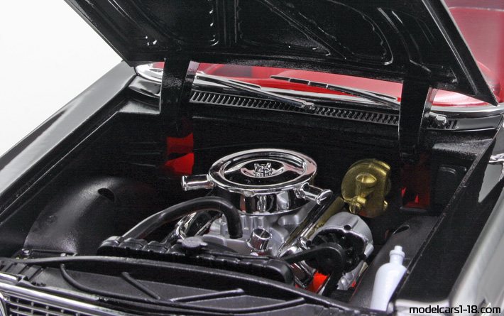 1963 - Chevrolet Impala SS 409 Welly 1/18 (Schwarz) Motor
