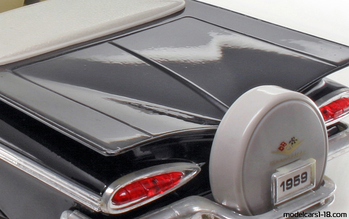 1959 - Chevrolet Impala Road Tough 1/18 (Schwarz) Kofferraum / Klappbare Scheinwerfer