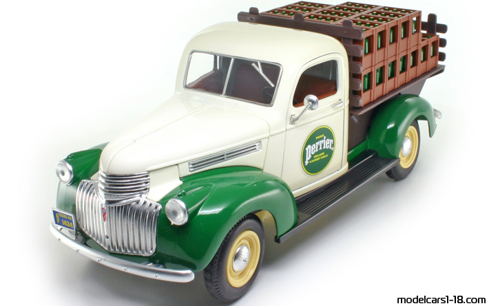 1946 - Chevrolet Pick Up Truck Solido 1/19 (Weiß / Grün) Vorne linke Seite