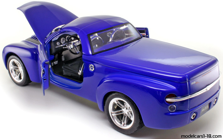 2000 - Chevrolet SSR Concept Maisto 1/18 (Blau) Zu öffnende Teile