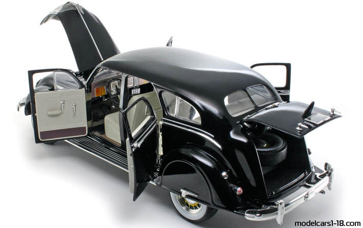 1934 - Chrysler Airflow Signature Models 1/18 (Schwarz) Zu öffnende Teile
