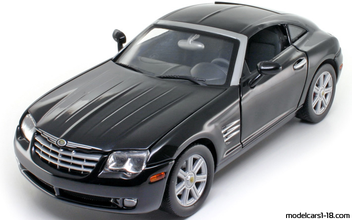 2003 - Chrysler Crossfire Motor Max 1/18 (Rot) Vorne linke Seite