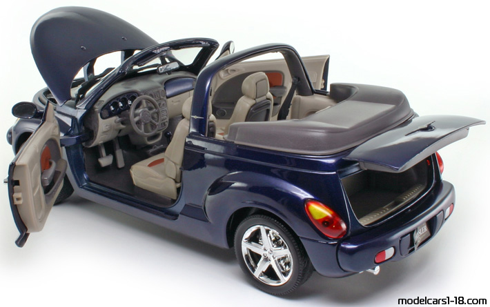 2008 - Chrysler PT Cruiser Motor Max 1/18 (Blau) Zu öffnende Teile