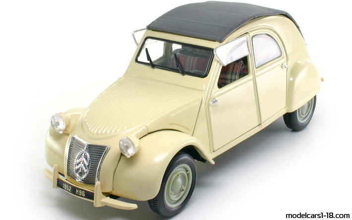 1952 - Citroen 2 CV Maisto 1/18 (Grey) Vorne linke Seite