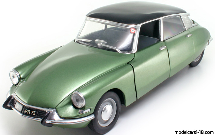 1963 - Citroen DS 19 Solido 1/18 (Grün / Schwarz) Vorne linke Seite