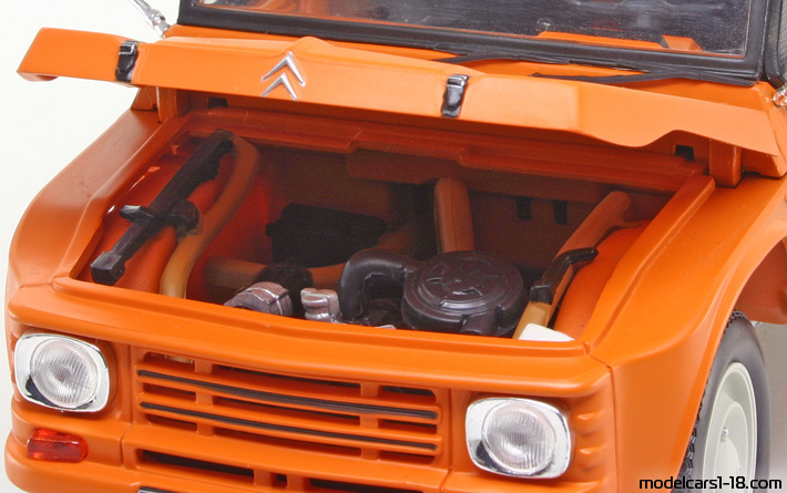 1968 - Citroen Mehari Norev 1/18 (Orange) Motor