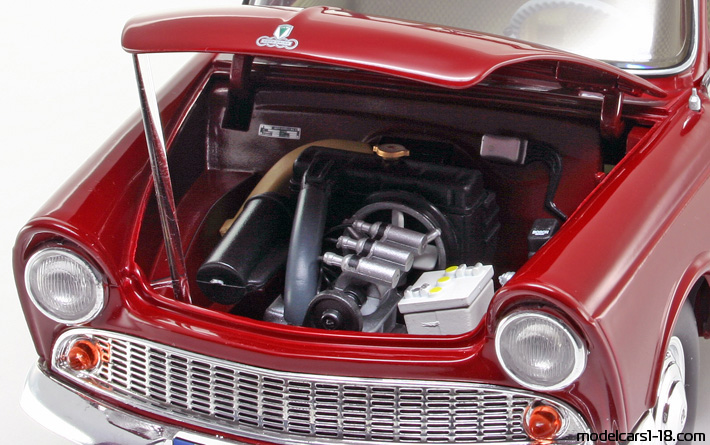 1960 - DKW Junior Revell 1/18 (Rot / Weiß) Motor