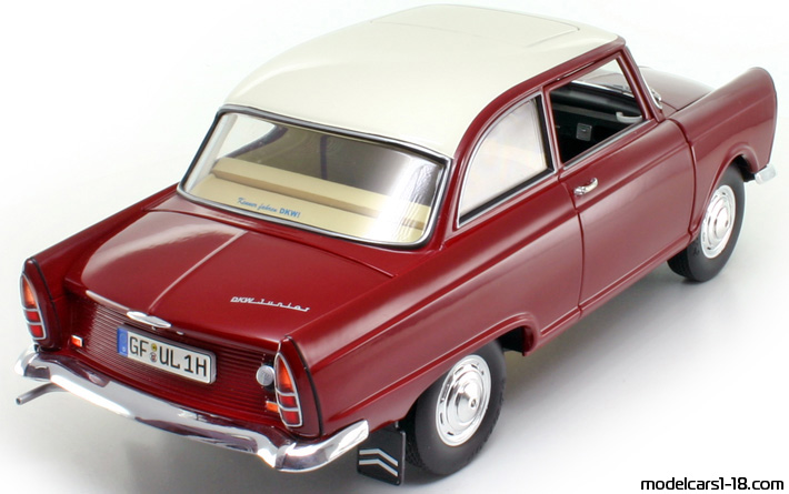 1960 - DKW Junior Revell 1/18 (Rot / Weiß) Hinten rechte seite