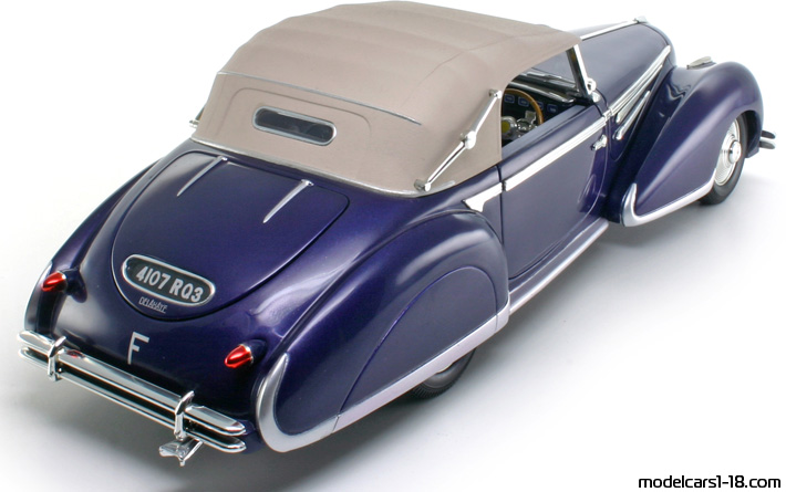 1947 - Delahaye 135M Signature Models 1/18 (Blau) Hinten rechte seite