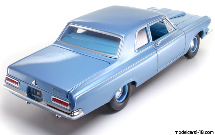 1963 - Dodge 330 Maisto 1/18 (Blau) Hinten rechte seite