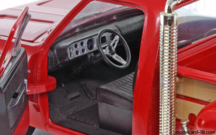1978 - Dodge Li'l Red Express Truck ERTL 1/18 (Rot) Innenraum Armaturenbrett