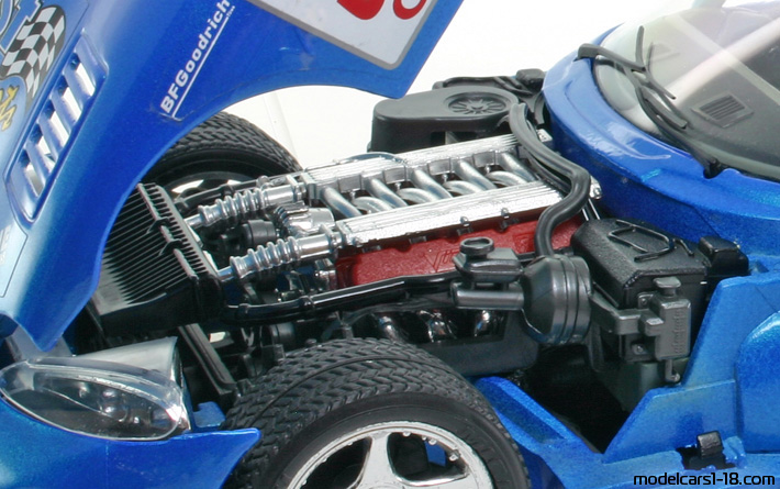 1999 - Dodge Viper GTS Bburago 1/18 (Blau) Motor