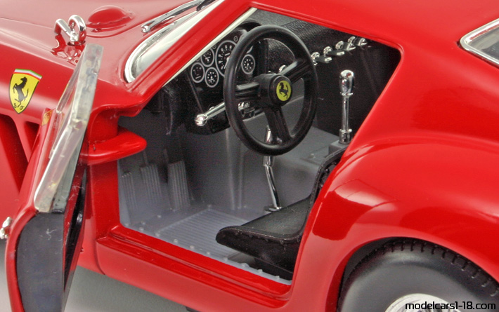 1962 - Ferrari 250 GTO Hot Wheels 1/18 (Rot) Innenraum Armaturenbrett
