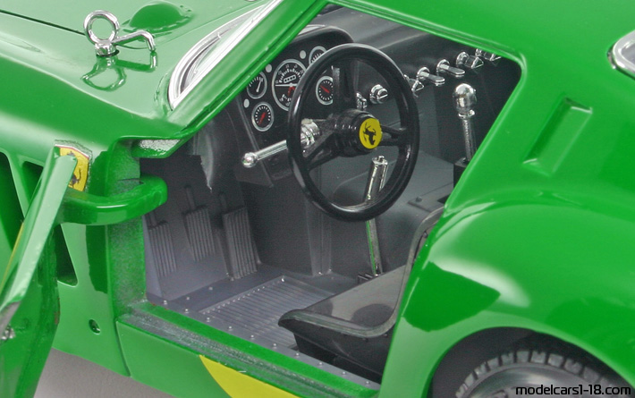 1962 - Ferrari 250 GTO Bburago 1/18 (Grün / Weiß) Innenraum Armaturenbrett