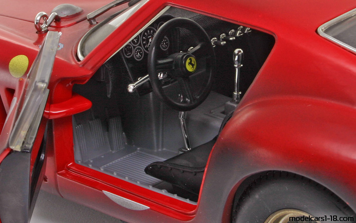 1963 - Ferrari 250 GTO Hot Wheels 1/18 (Rot / Weiß) Innenraum Armaturenbrett