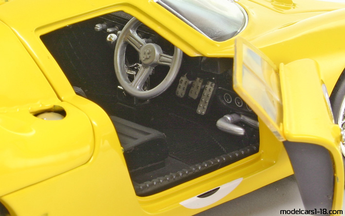 1964 - Ferrari 250 LM Hot Wheels 1/18 (Gelb / Weiß) Innenraum Armaturenbrett