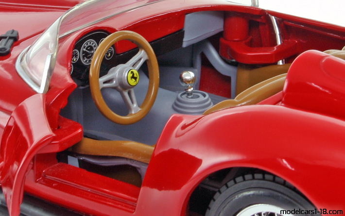 1957 - Ferrari 250 Testa Rossa Hot Wheels 1/18 (Rot) Innenraum Armaturenbrett