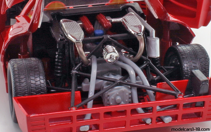 1986 - Ferrari 288 GTO Evoluzione Jouef Evolution 1/18 (Rot) Motor