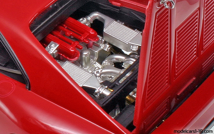 1984 - Ferrari 288 GTO Hot Wheels 1/18 (Rot) Motor