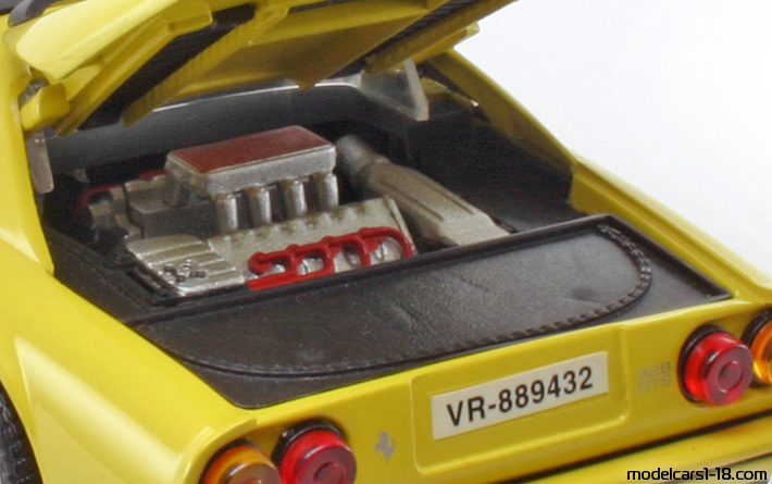 1985 - Ferrari 328 GTS Anson 1/18 (Gelb) Motor