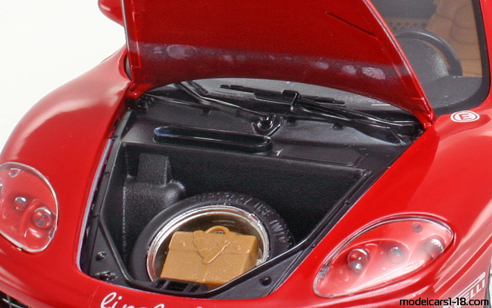 2003 - Ferrari 360 Challenge Bburago 1/18 (Rot) Kofferraum / Klappbare Scheinwerfer