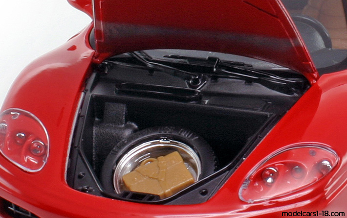 1999 - Ferrari 360 Modena Bburago 1/18 (Rot) Kofferraum / Klappbare Scheinwerfer